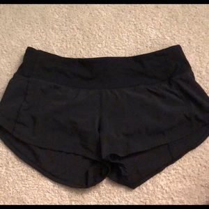 black lululemon speed up short